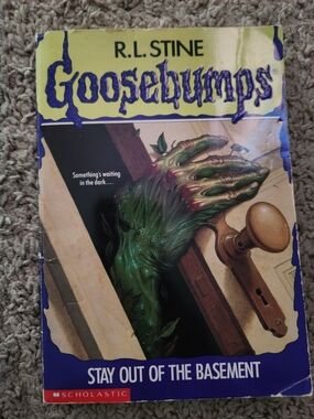 R.L. Stine Goosebumps "Stay Out of the Basement" Book #2